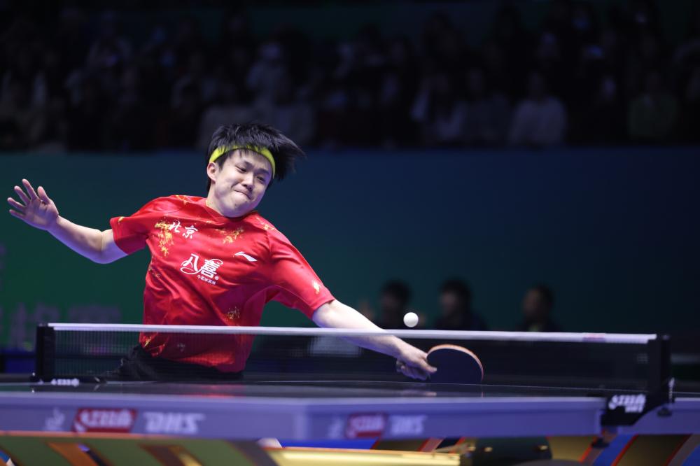 火药味十足，费内巴切与加拉塔萨雷在德比战赛前热身爆发冲突